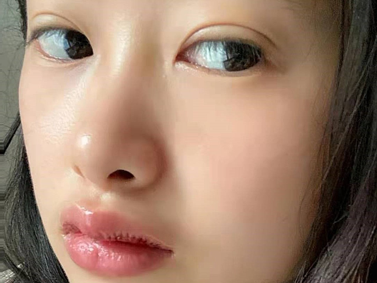 感觉嘴巴在自己脸上太突兀了,用什么口红唇釉都不好看