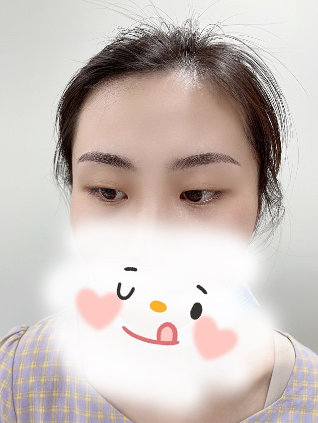 我的眉毛眉尾很淡每次如果不画眉拍照