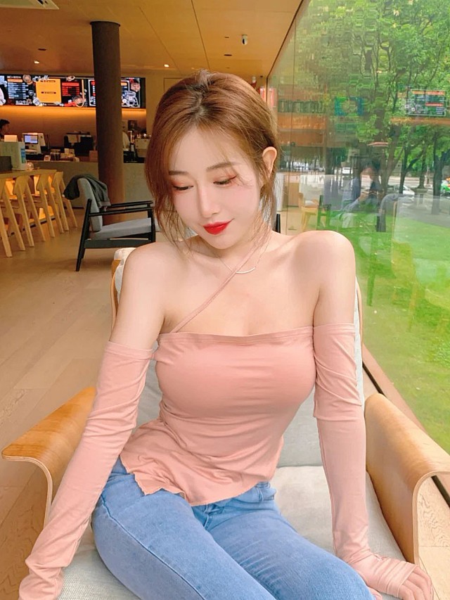 作为一个平胸girl一直都想变成大胸女人后来抱着试一试的心态来医院