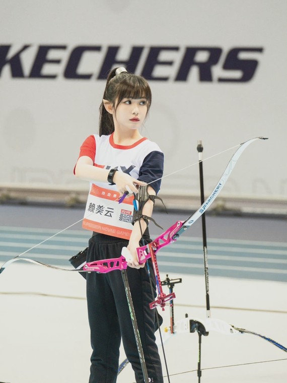 女明星们的射箭名场面谁射中你的心