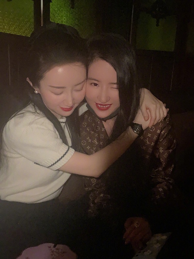 舒畅晒与刘亦菲合照来日方长,舒畅晒出与刘亦菲的最新_圈子-新氧美容