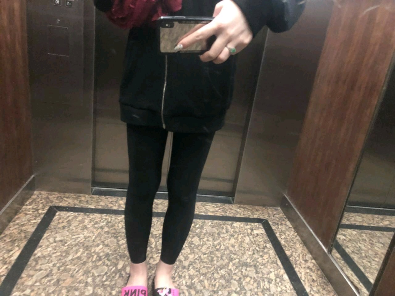 这个照片是昨天晚上拍的了,穿着拖鞋,请忽略哈