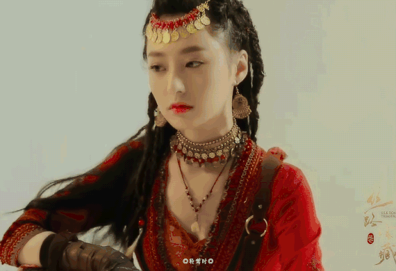 发现一个小花跟郑爽好像叫胡连馨