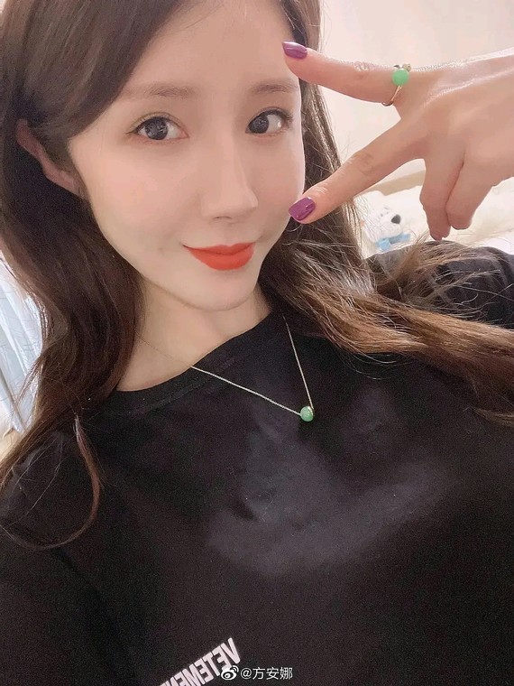 98今天跟李易峰被拍的女主方安娜,是李易峰两任前女友_圈子-新氧