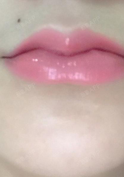 不说话的时候嘴巴很可爱圆圆的