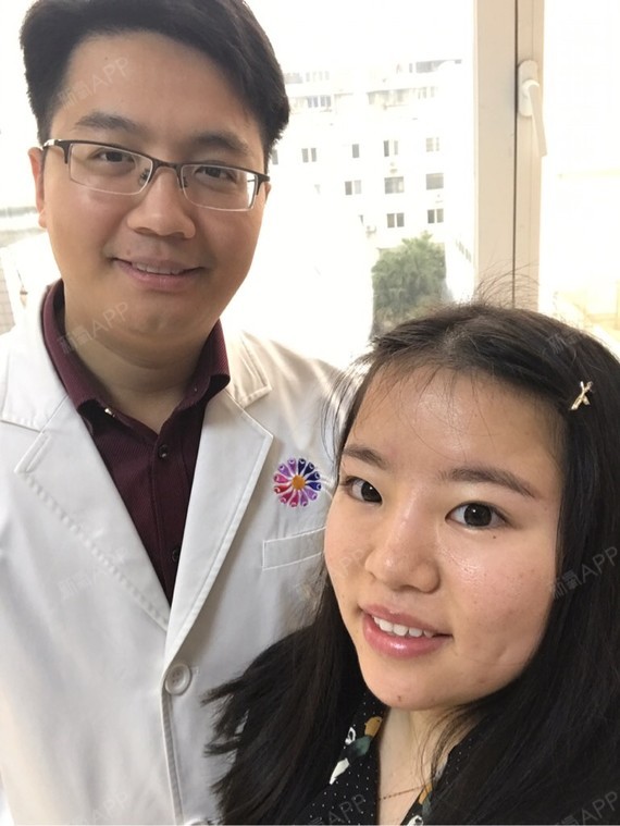 hello 新鲜出炉的热腾腾的,火辣辣的,透着气的刚