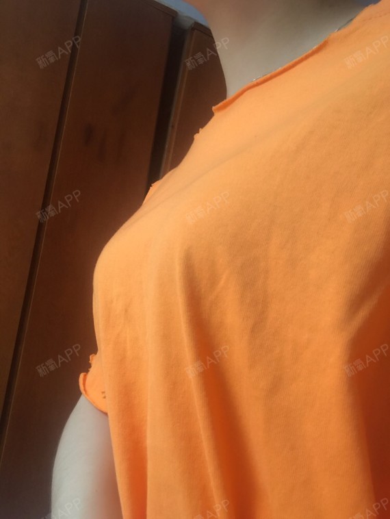 不知道是不是吃胖了看着小肚子和腿见涨,估计是长胖了,不过胸也跟着涨