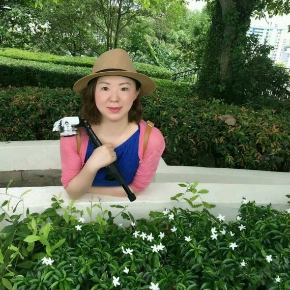 慢慢到后来的各种中档美容院:佐登妮丝,克丽缇娜,郑明明海峡,自然美