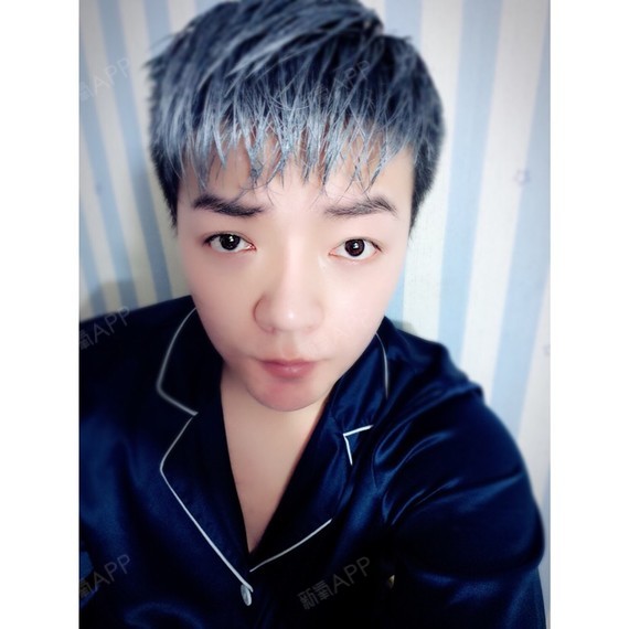 lzy宇宙大明星硅胶垫下巴第365天美丽日记