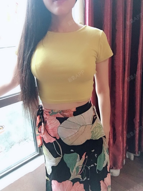 不过形态还是很自然的,左胸一直比右胸要大点,要更软些,当初医生说我
