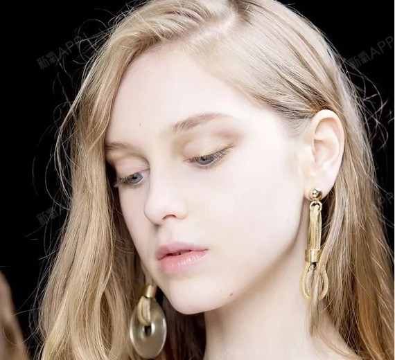 这种鼻型特点,决定了东方人做鼻整形术,一般是把鼻子垫高,而西方人做