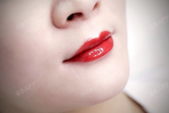 柔初家的半永久唇我研究很久了 不肿不痛!很适合我们这种上班族吖!