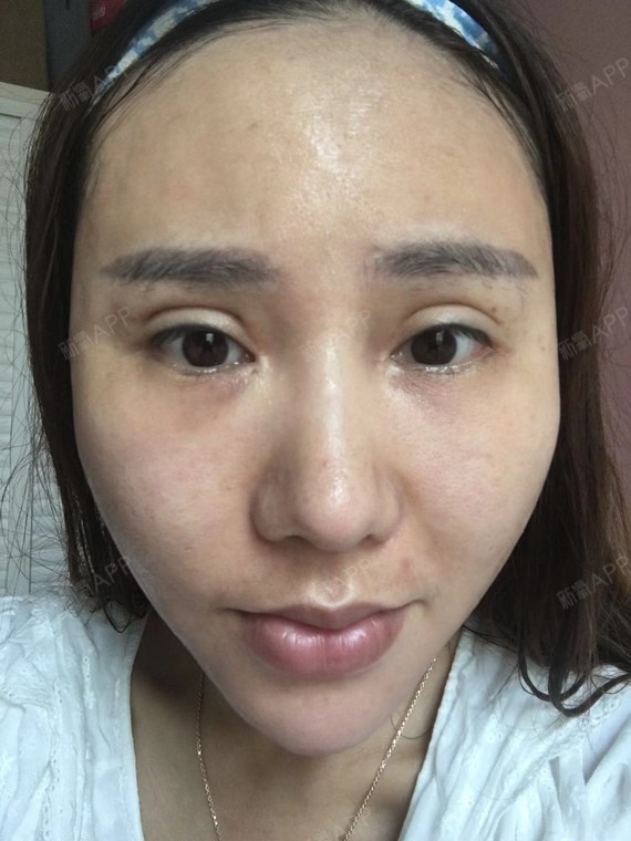 随便上几张手机里的照片吧,没烟斗救不了我的脸型,跟枣核一样