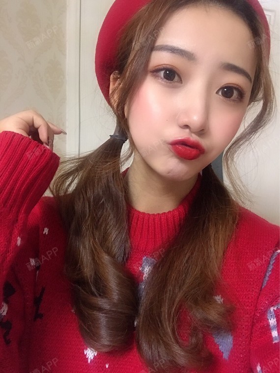 发现自己已经可以不用修容鼻修鼻子啦～从侧面看已经是又挺又翘的网红