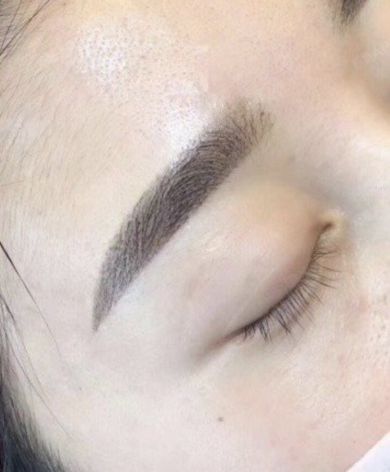 我的眉毛其实还是挺多的,就是没有型.