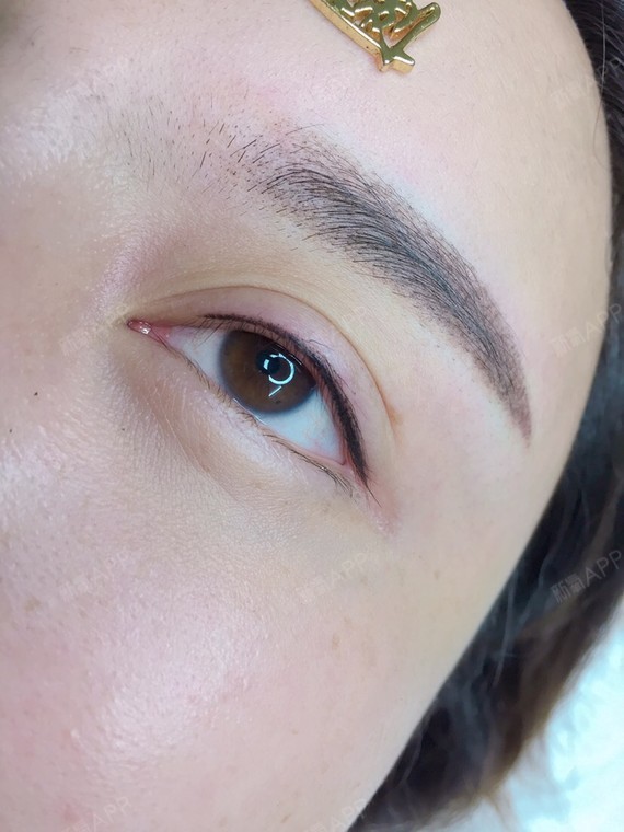 刚做好的美瞳线,做的极细款的挺喜欢的_圈子-新氧美容整形