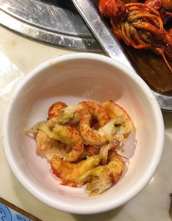 做了乳头内陷手术已经大半个月了,现在还是穿着宽松的_圈子-新氧美容