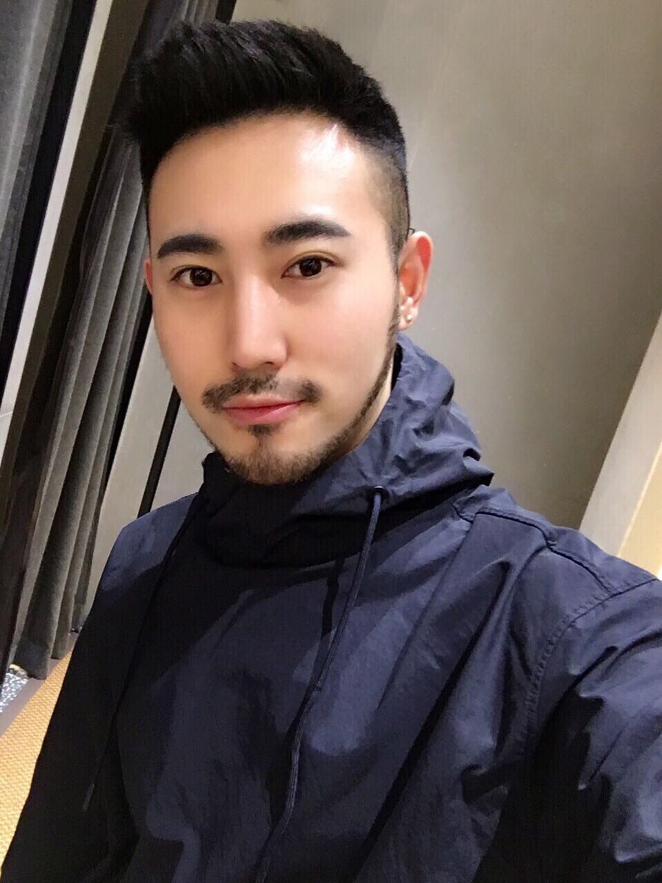 来,教你徒手"雕刻"侧脸989090一个在型男路上奋战的_圈子-新氧