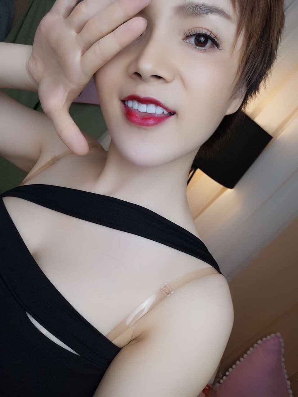 答应我不要做牙齿瓷贴面好吗?