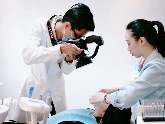 女团LADYBOSS小姐姐们空降登特口腔医院来