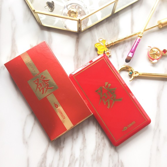 点背_来盘转运眼影__适合学生党的大嘴鱼眼影盘