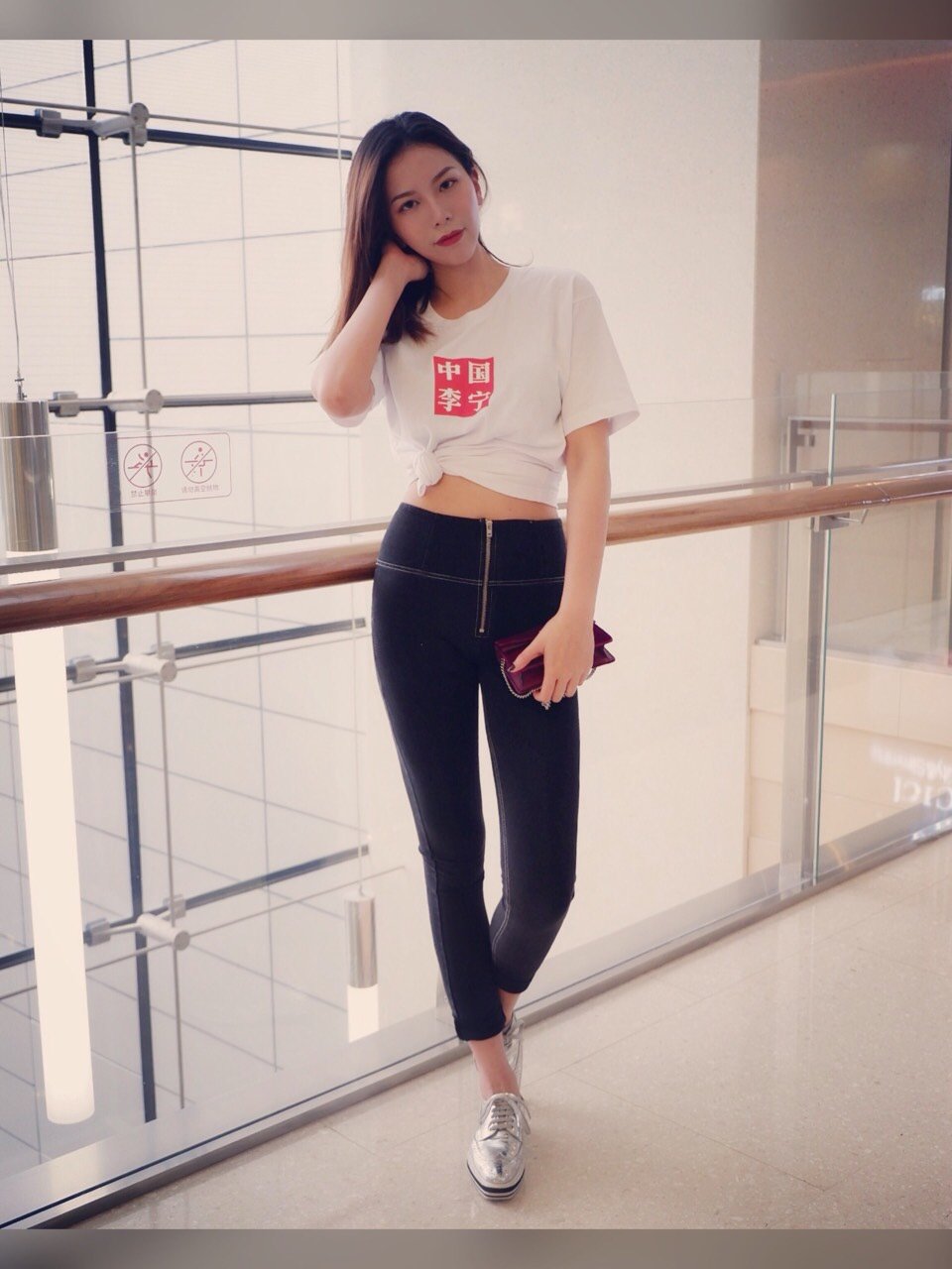 种草!火爆ins的蜜桃臀牛仔裤freddy