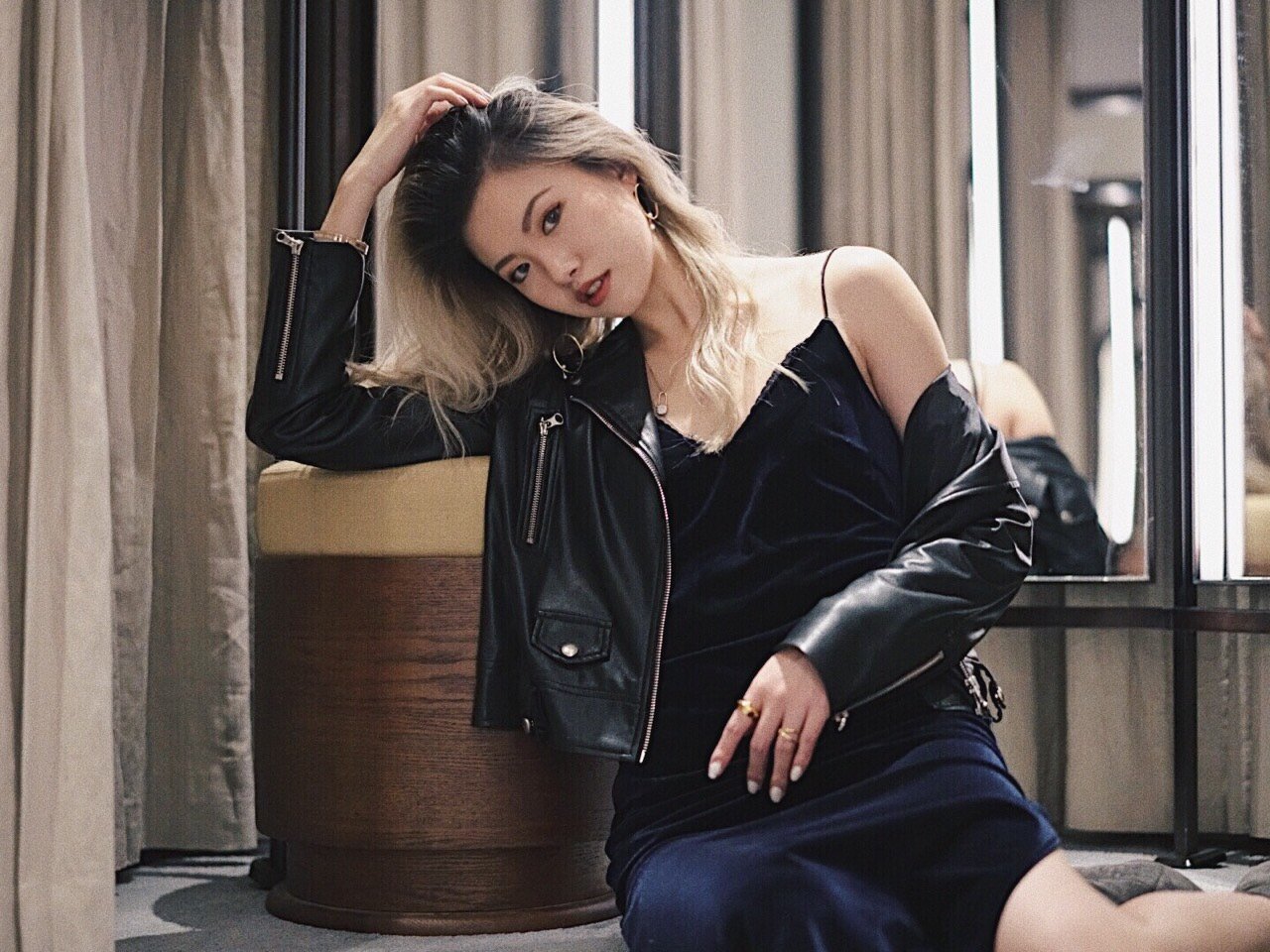 摆拍教程 | 试衣间拍大片 | 有哪些pose可以拗