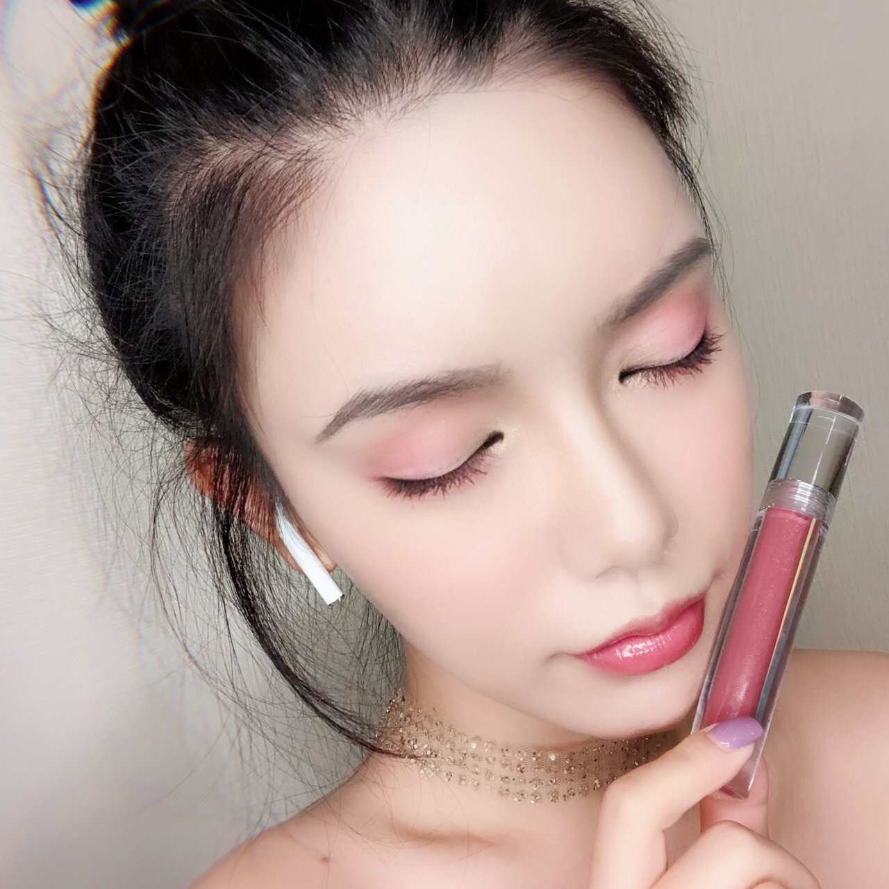 光泽感玫瑰色妆容