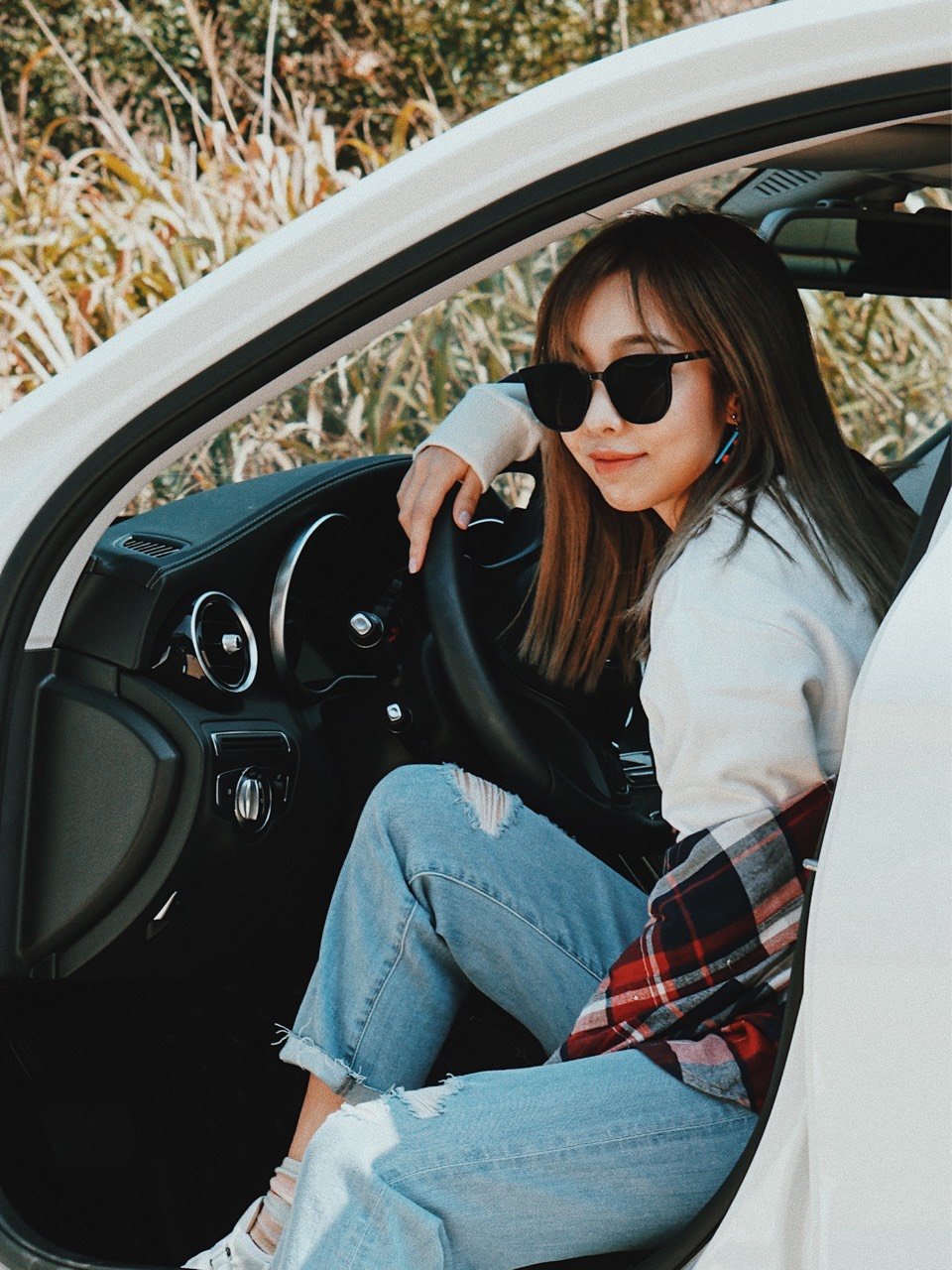 拍照姿势如何坐在车上轻轻松松拍大片