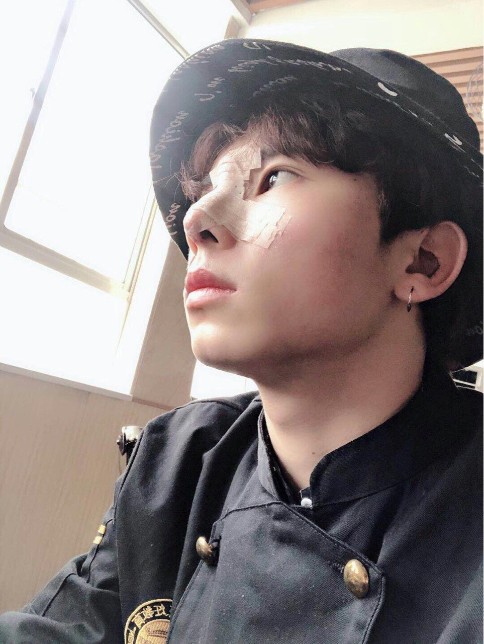 蜜汁死亡角度自拍#把我刚做完鼻子的照片都拿出来了,够蜜的了吧