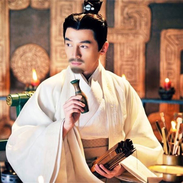 古装胡歌有了胡子,感觉更加睿智了