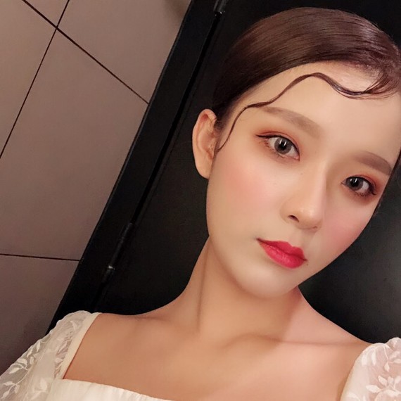 前期不够后期努力全脸整容就为了变好看坐标: