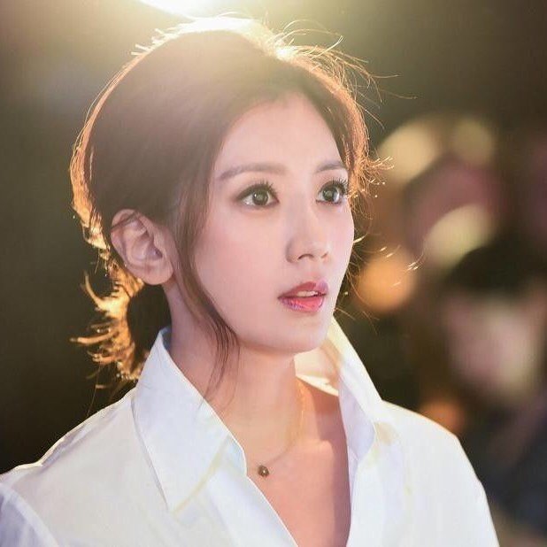 美美哒大眼美女贾静雯