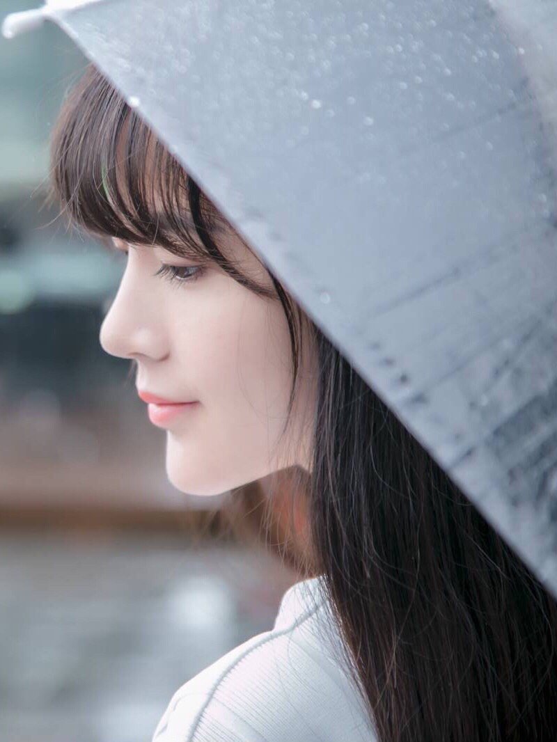 欧阳娜娜侧脸被嘲,鼻子决定你是不是大美女?