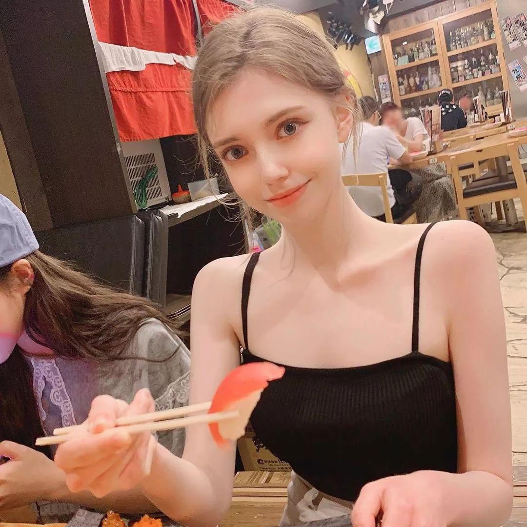 21岁的德国混血小姐姐chloe,韩国名字叫金爱兰_圈子-新氧美容整形