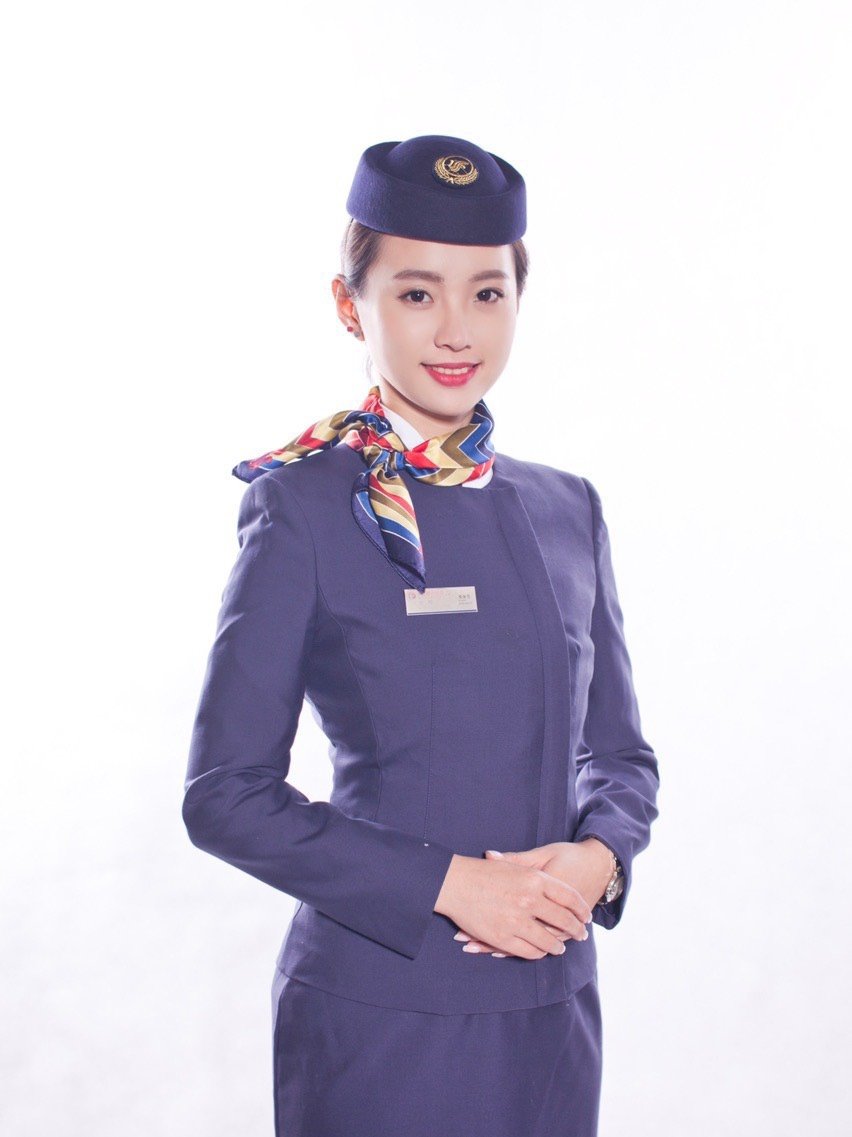 中国国际航空空姐服装图片