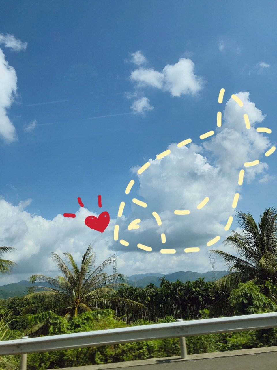 送小仙女们一片可爱的锦鲤云!