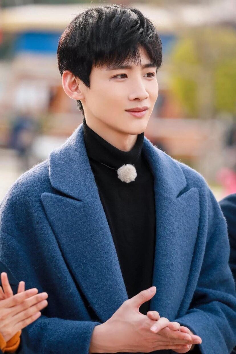 白敬亭敬亭出自李白的独坐敬亭山