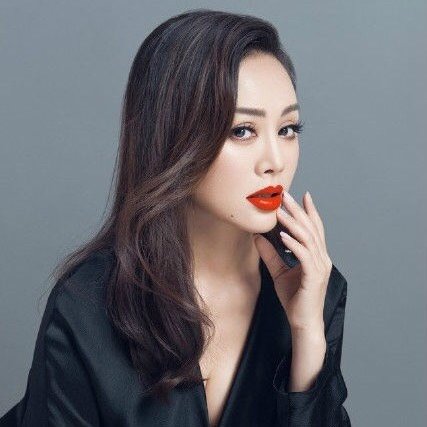 47岁的宁静美出天际,霸气又少女