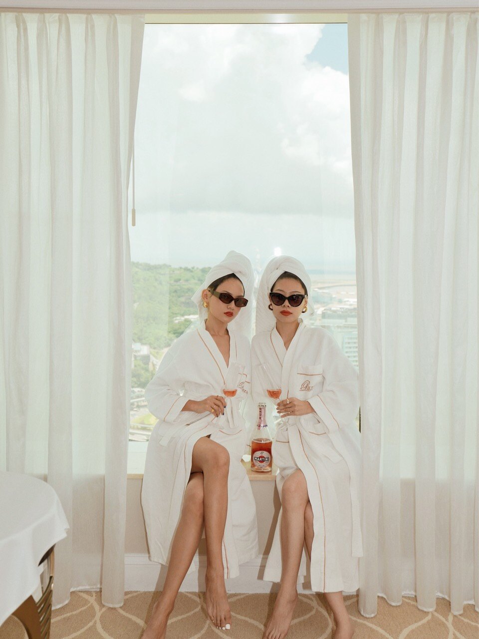 93一定要和闺蜜拍的酒店浴袍贵妇照0869♀15·不知道从_圈子