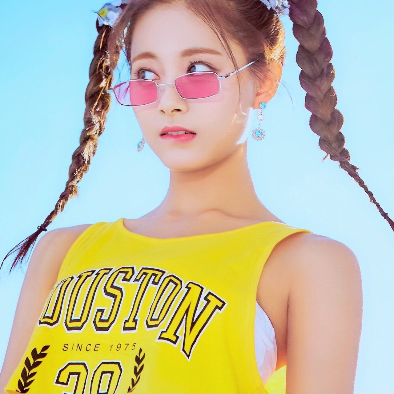 首页 此页面仅支持预览 Avatar 陈米拉milla 1075篇日记 美商up 女团中脱颖而出的脸 Twice门面担当之周子瑜 今天来介绍的这位是 Twice女团力可爱又魅力四射的周子瑜 从脸型开始观察 子瑜有稍微倒三角的脸 颧骨的前面和侧面稍有点突出 下巴窄长