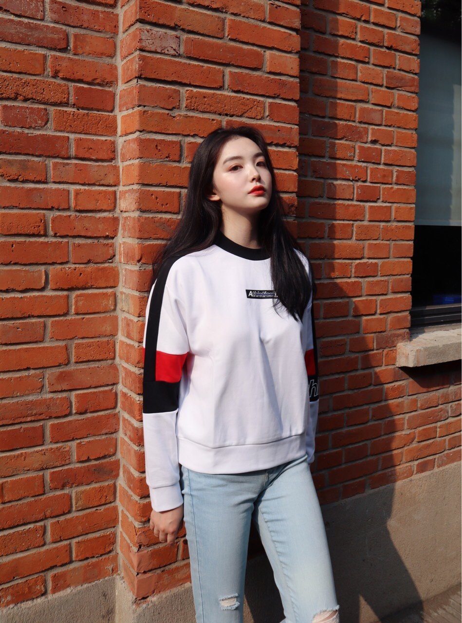 今天是运动休闲风女孩初秋显瘦显高look