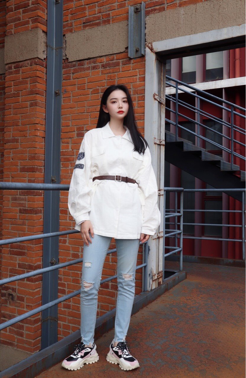 今天是运动休闲风女孩初秋显瘦显高look