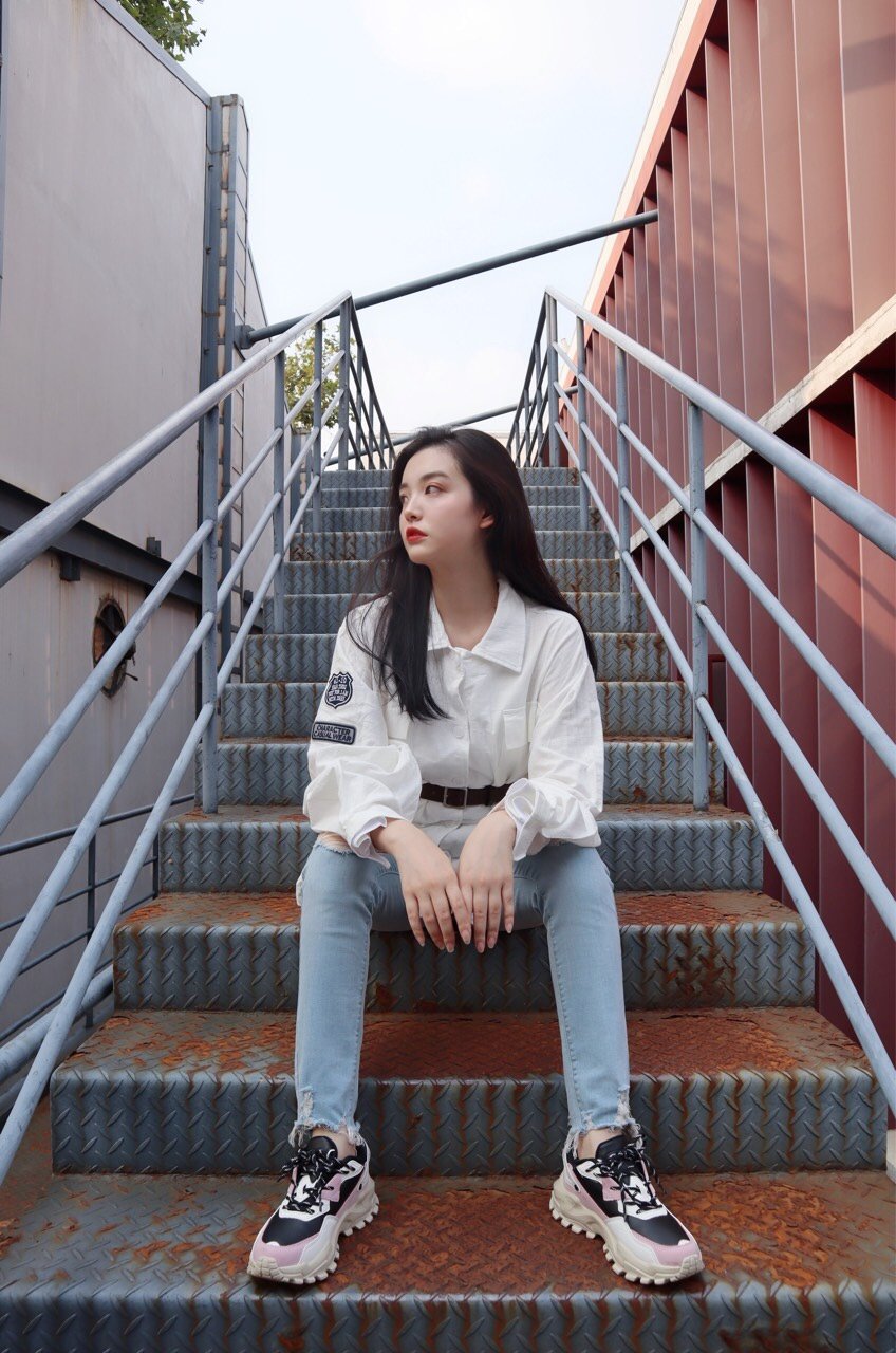 今天是运动休闲风女孩初秋显瘦显高look