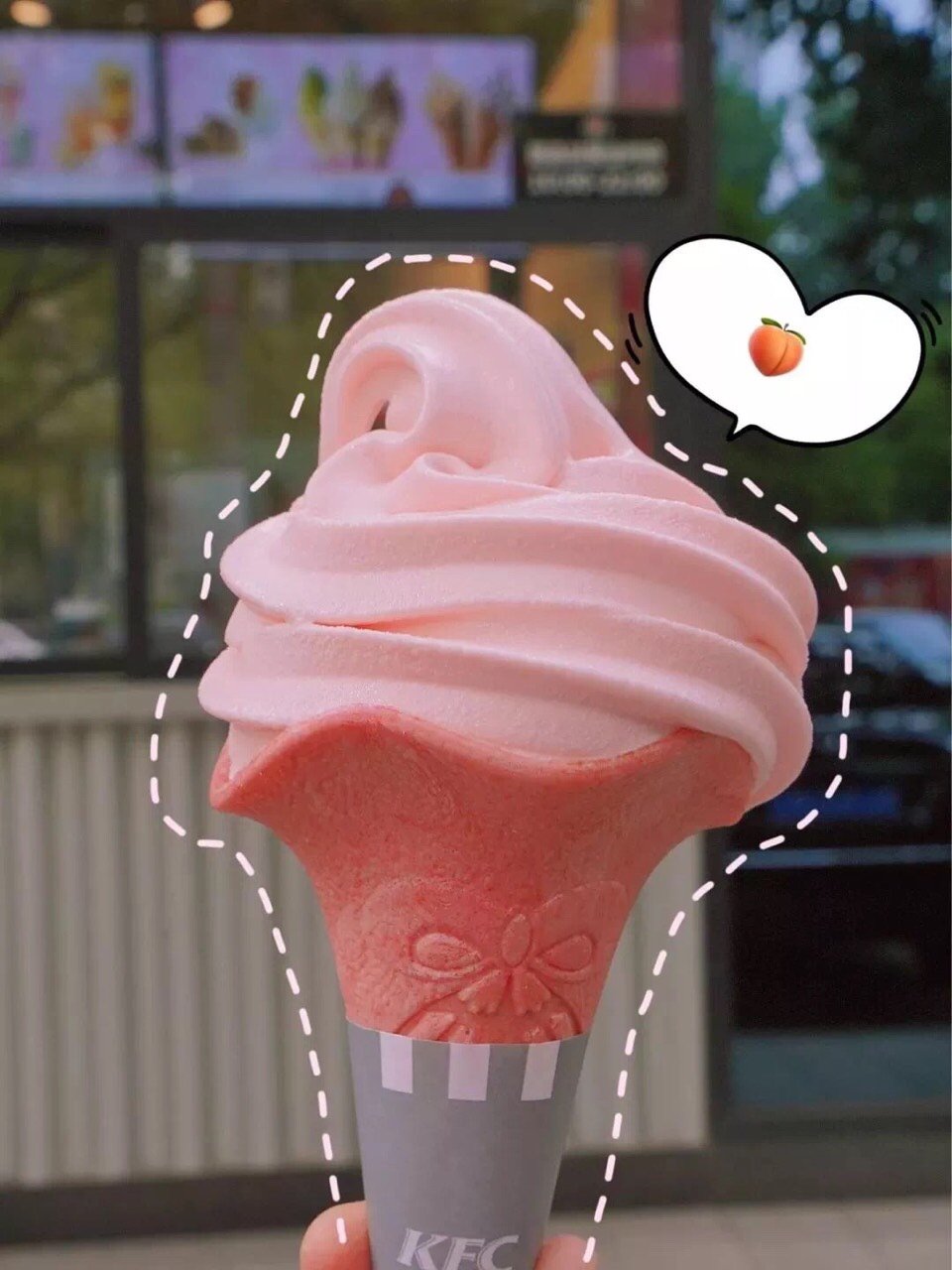 连冰淇淋都是粉色啦!恋爱色没跑了～😘😘 一口接一口_圈子-新氧美