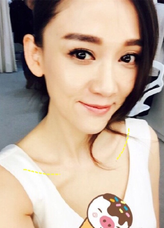 979797#性感锁骨露出来#95999599凸起的骨,轻陷的窝