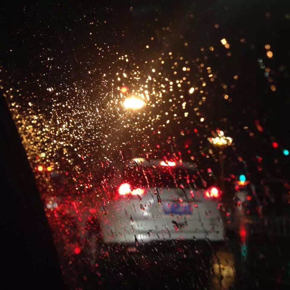 每个下雨的夜晚都很浪漫