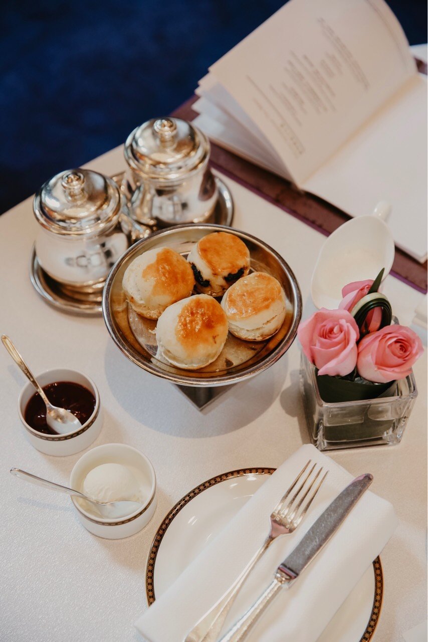 吃到jimmychoo设计的下午茶法式电影感照片
