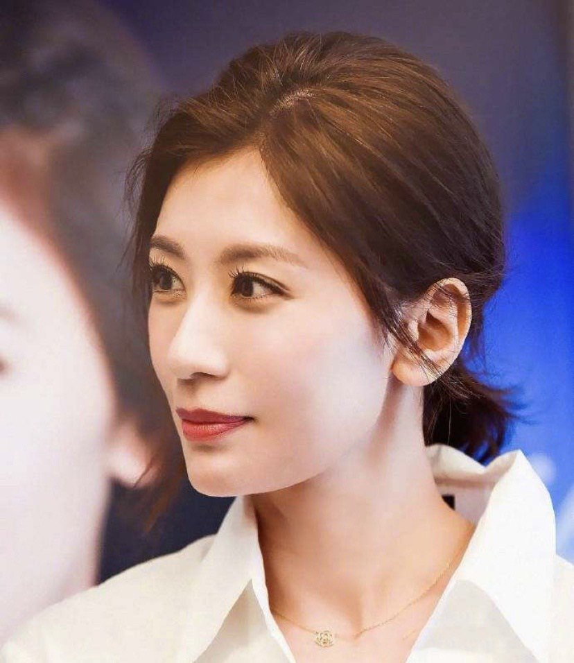 冻龄女神贾静雯如何拥有少女脸呢