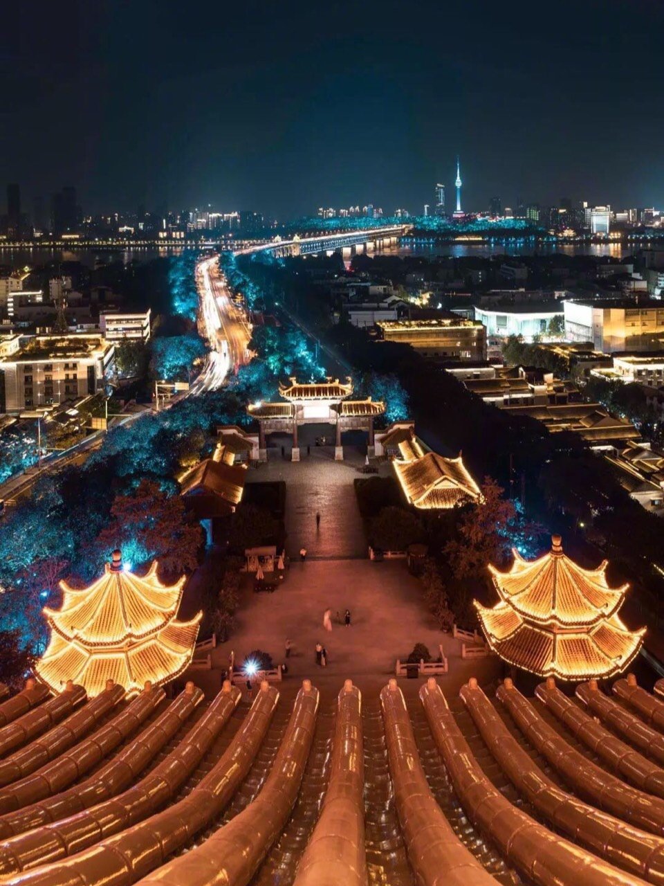 武汉夜景如今也是一个网红打卡地了